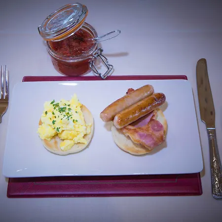 ベッド・アンド・ブレックファスト The Tides 5*