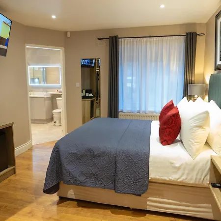 The Tides Bed & Breakfast 5*