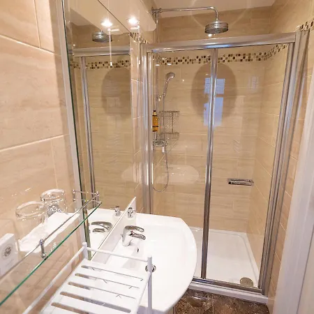 Bed & Breakfast The Tides 5*